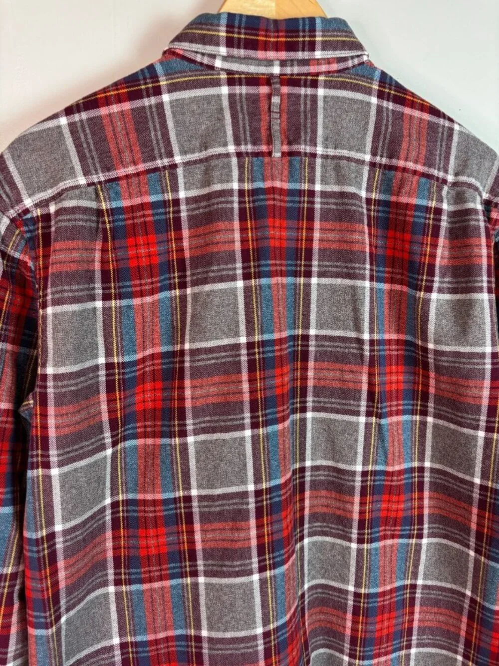 Banana Republic Flannel‎ Shirt Medium Red Plaid Camden Fit Luxe Cotton Men's